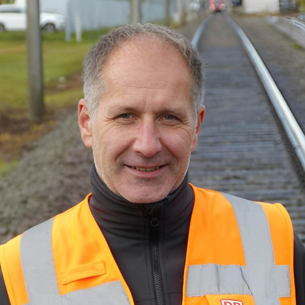 Porträtfoto Andreas Juppe in Sicherheitskleidung