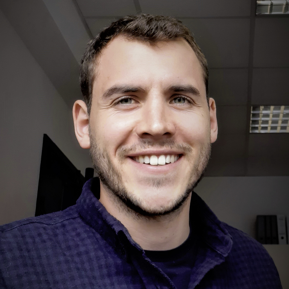 Portraitfoto Janosch Krögler