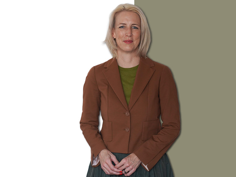 Porträt-Foto Katrin Habenschaden